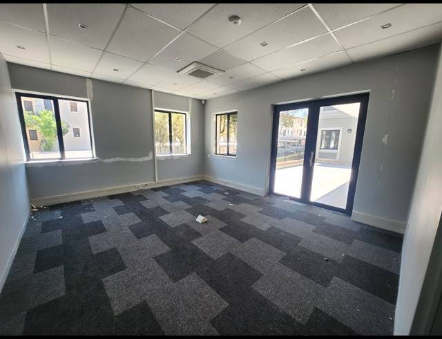 247M² OFFICE TO LET IN VORNA VALLEY